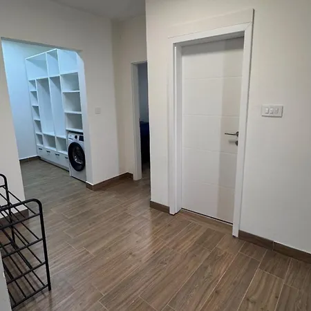 R Apartment *